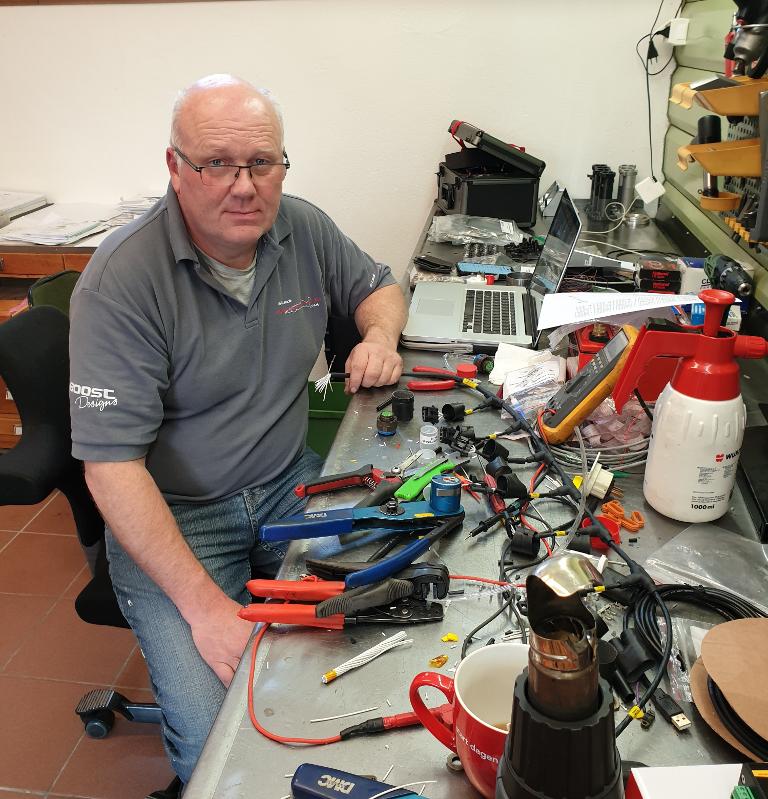2019-04-01 13.02.23 Simon Lambert.jpg